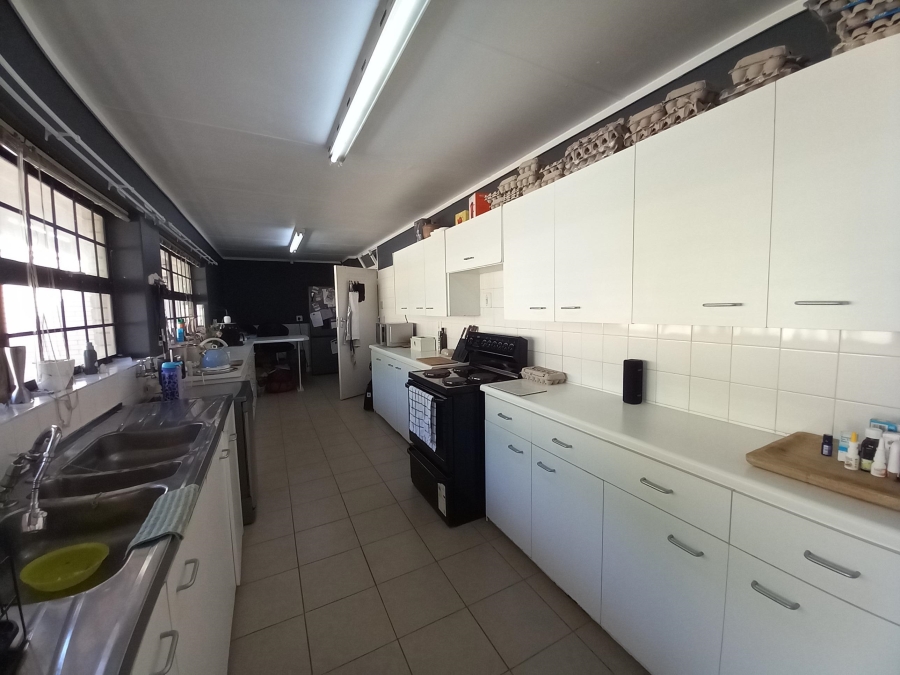 To Let 4 Bedroom Property for Rent in Rouxville Western Cape